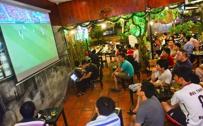 Quán nhậu coi đá banh sôi động nhất Sài Gòn